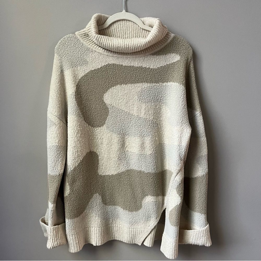 Express Camo Turtleneck Sweater Women's Size S Small Tunic Length Oatmeal Tan